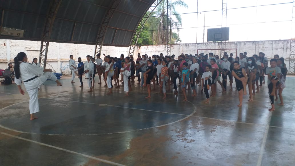 Primeira aula na Escola Cívico Militar Mário Motta