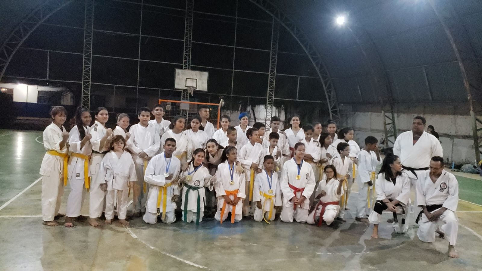 Turma de karatê na Escola Cívico Militar Mário Motta