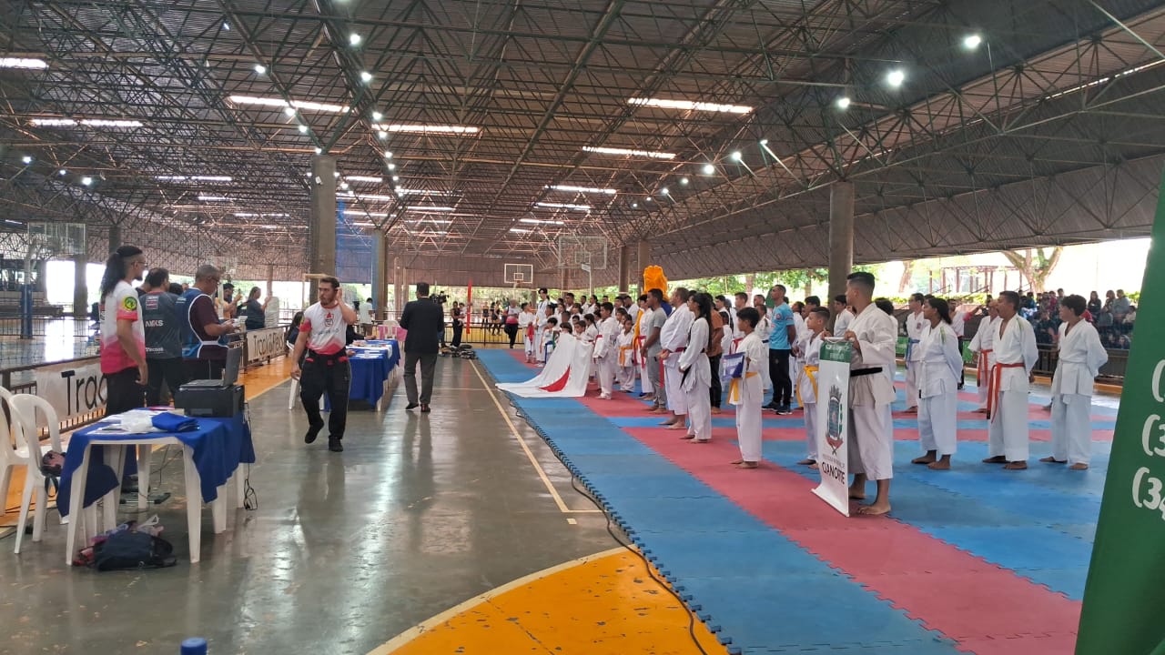Cerimônia de abertura do Campeonato Brasileiro de Karatê em Uberaba/MG